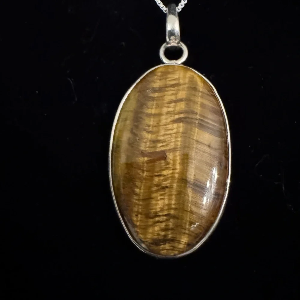 Elegant sterling‎ Silver and tigers eye  Pendant Necklace